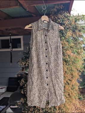 Sleeveless Button-Front Floral Shirt Dress - Black/Cream